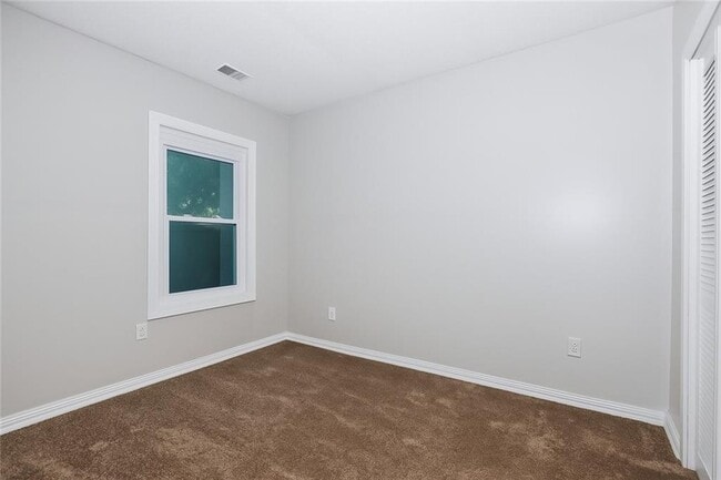 Building Photo - 1056 Grant Way SE