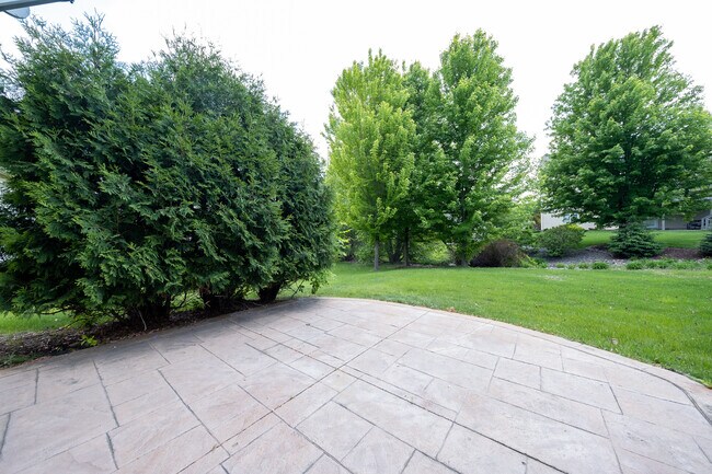 Building Photo - 15515 59th Pl N