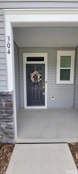 Building Photo - 304 Hazy Hills Ln