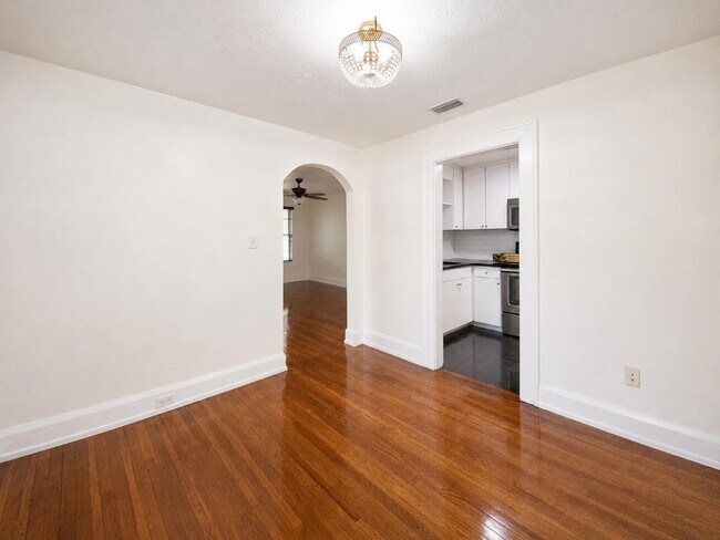 Building Photo - 748-758 Winfree Ave
