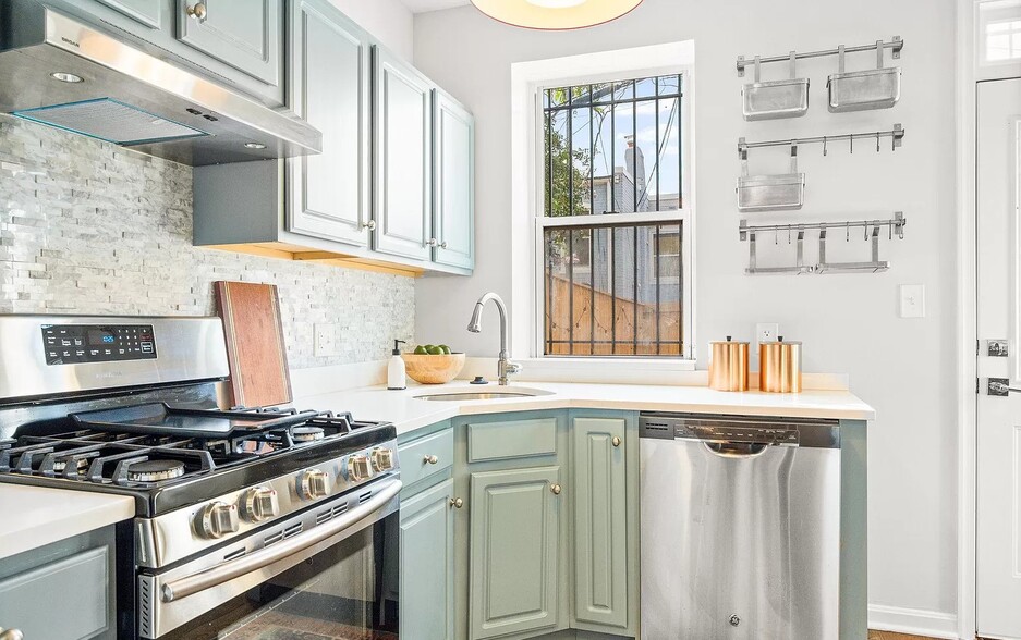 Building Photo - 424 Oakdale Pl NW