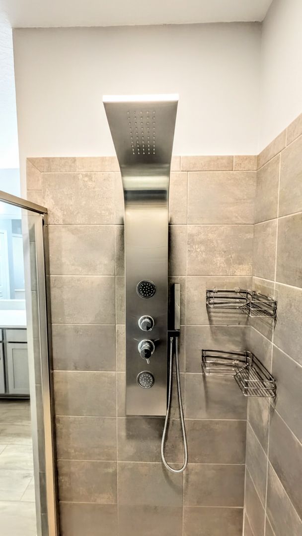 Building Photo - Annual UNfurnished almost BRAND NEW townhome just south of University and Lockwood Ridge!