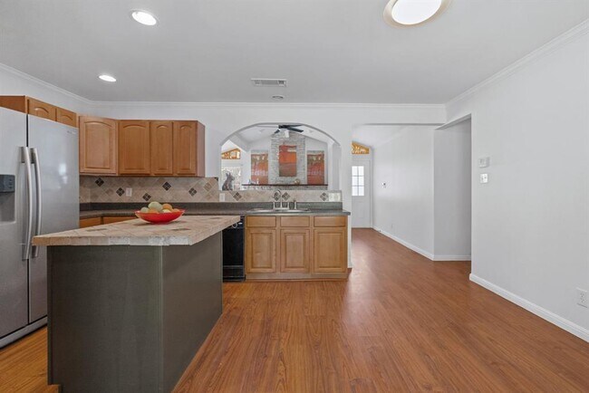 Building Photo - 5306 Basswood Ln