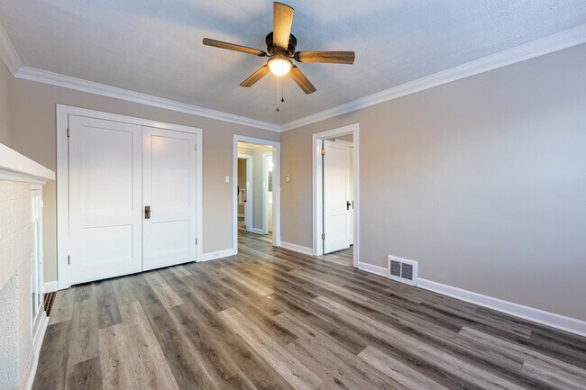 Building Photo - 8401 S Paulina St