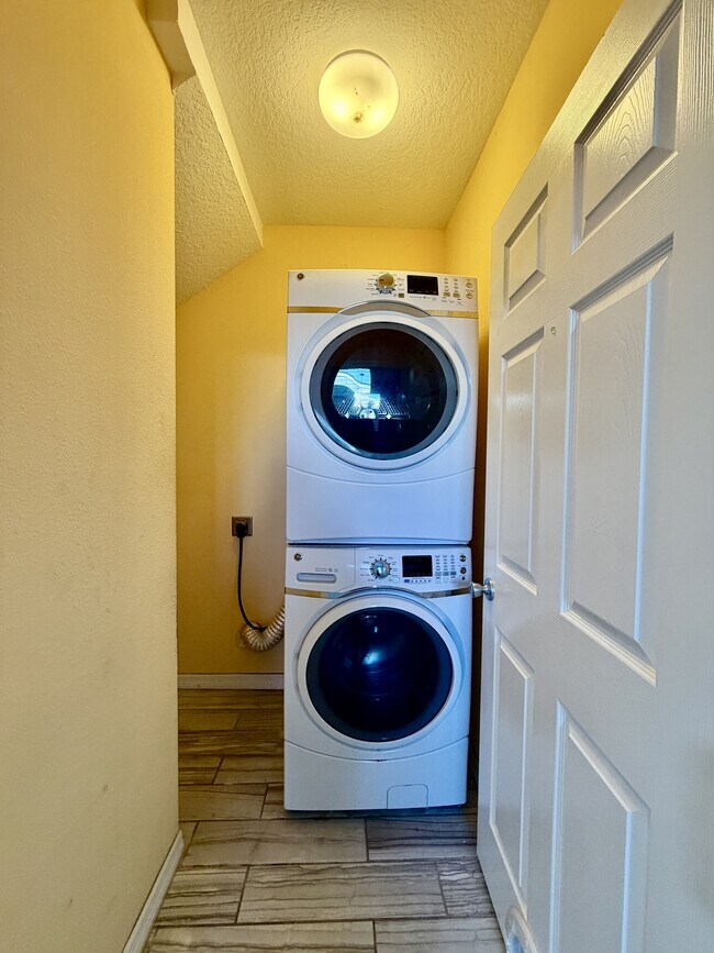 Building Photo - 4848 Tampa Downs Blvd