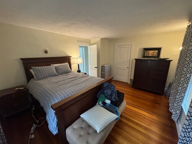 Building Photo - 36 Evergreen Ave