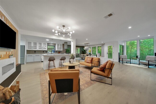 Building Photo - 140 S Timber Top Dr