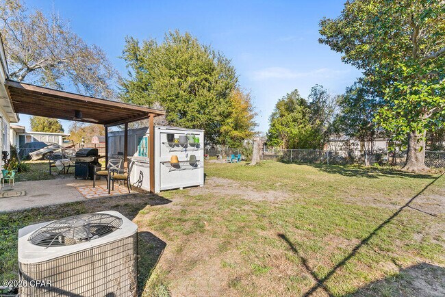 Building Photo - 808 Forestdale Ave