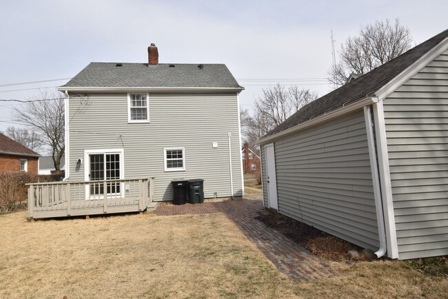 Building Photo - Adorable 3 Bedroom on McKinley Ave. South ...