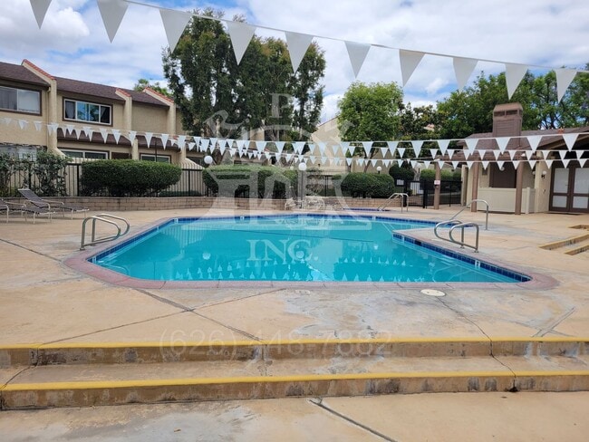 Building Photo - Spacious 2 Bedroom, 1 ¾ Bathroom Condo in Rosemead, CA.