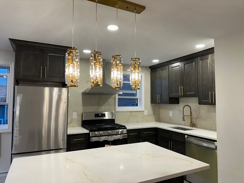 Kitchen - 6917 43rd Ave