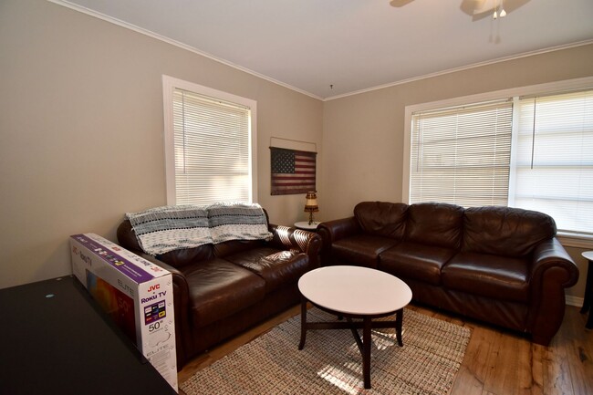Building Photo - 209/211 W Virginia Ave. Duplex