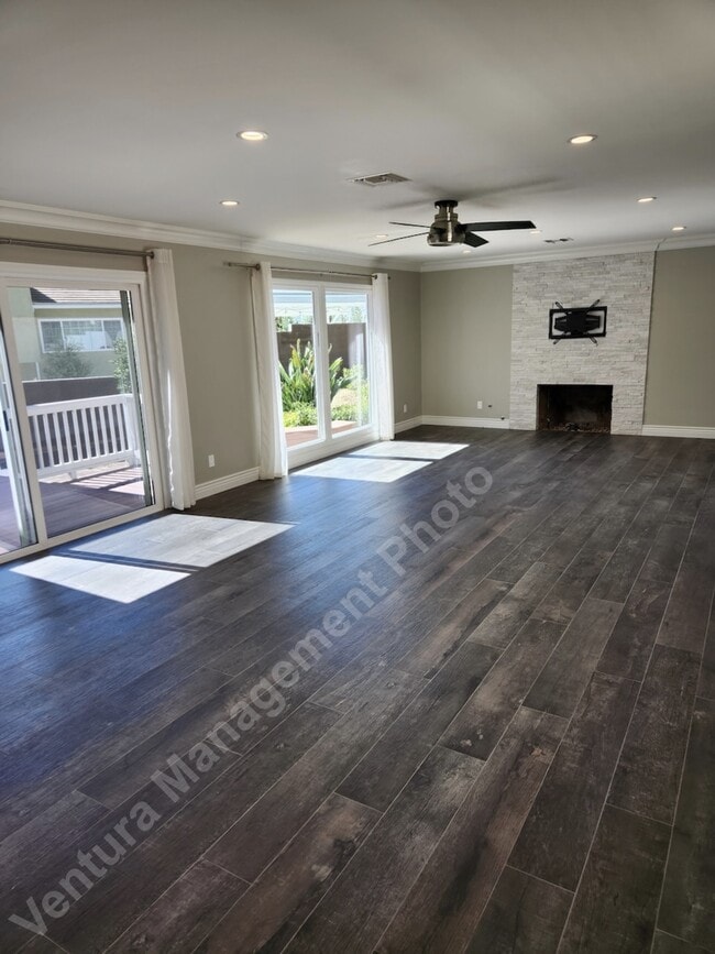 Building Photo - 5515 Lake Lindero Dr