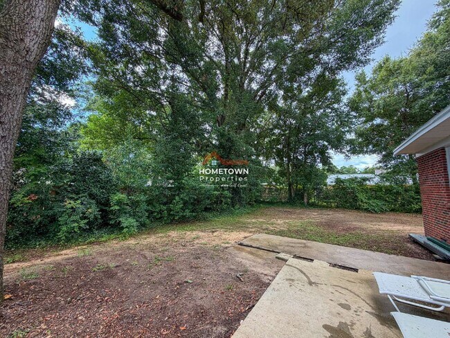 Building Photo - 1815 Hallmark Dr