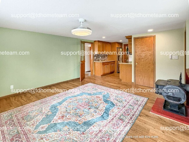 Building Photo - "Charming 2-Bed Gem in Renton with Granite Elegance – 620 sqft of Cozy Living!"