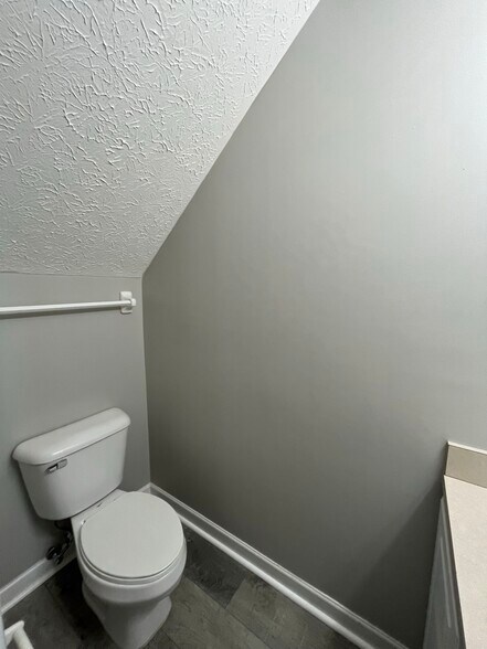 Building Photo - 5171 Mantua Dr