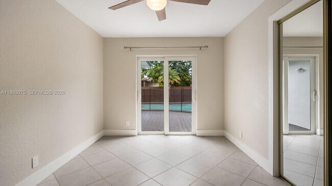 Building Photo - 740 Beachwood Ln