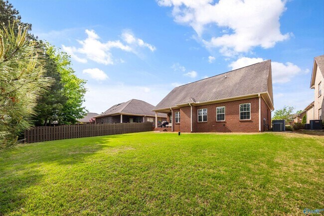 Building Photo - 11 Nandina Ln SW