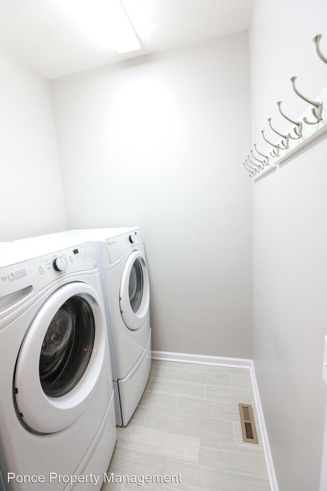 Building Photo - 4 br, 3 bath House - 8237 Ryley Lane