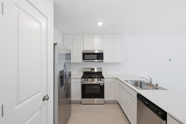 Building Photo - 3040 Campeiro Ave