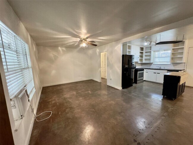 Building Photo - 4708 Red River St