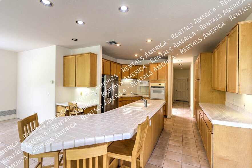 Building Photo - 5531 E Silver Mine Pl