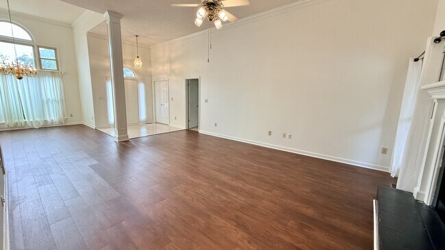Building Photo - 113 Nobleton Ln NW