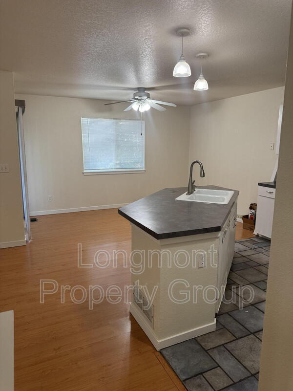Building Photo - 719 Thornwood Way