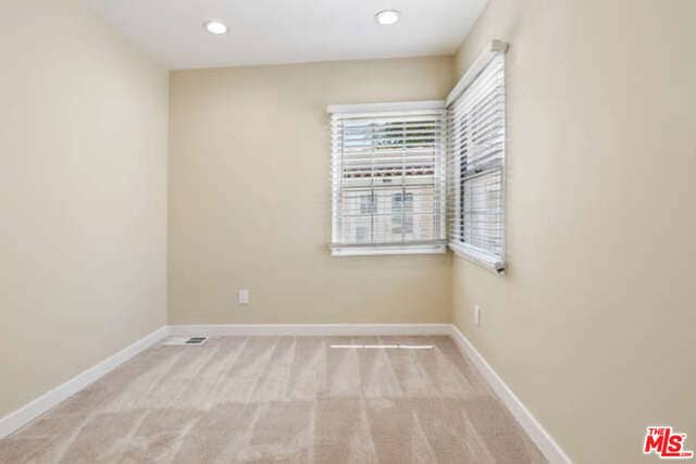 Building Photo - 1152 S Point View St