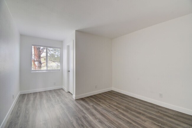 Building Photo - 6867 Tamarus St