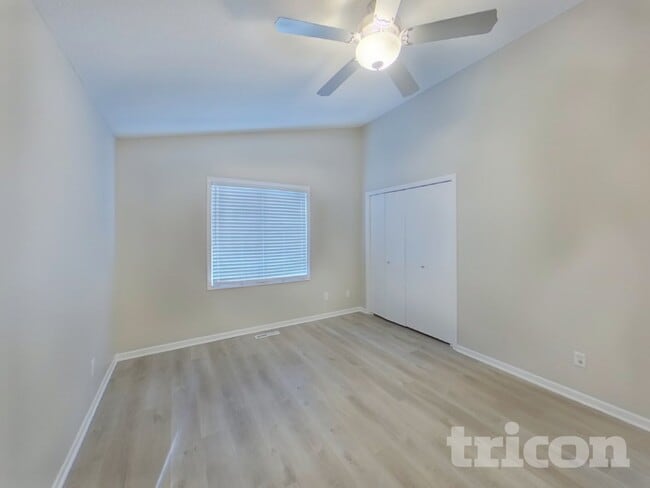 Building Photo - 12015 60th Pl N