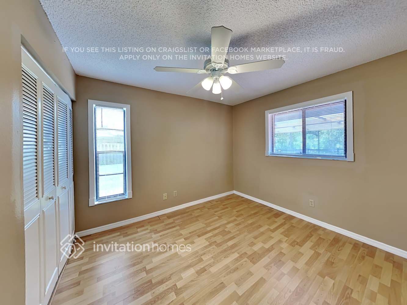 Building Photo - 3040 Oak View Dr