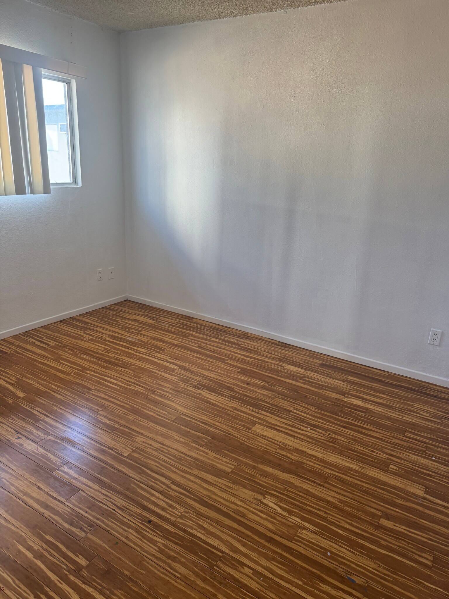 Building Photo - 6819 Variel Ave