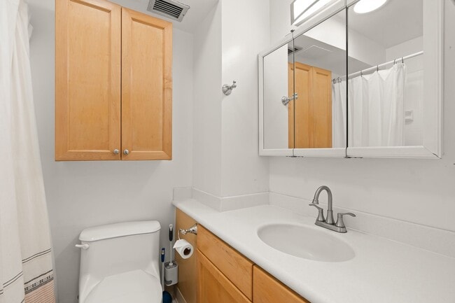 Building Photo - Waikiki Fully furnished studio/1 ba / 1 prk Washer/Dryer in unit