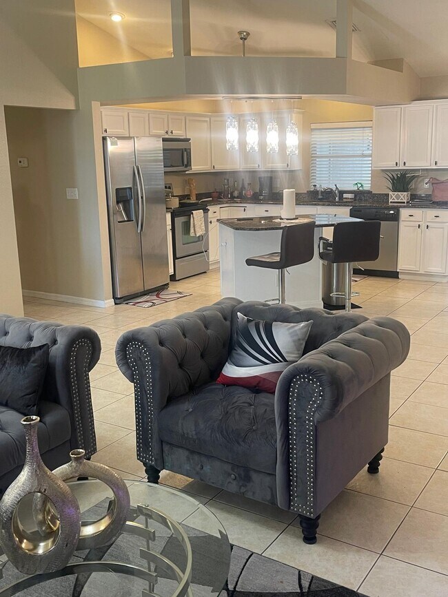 Building Photo - 2043 NW 6th Terrace