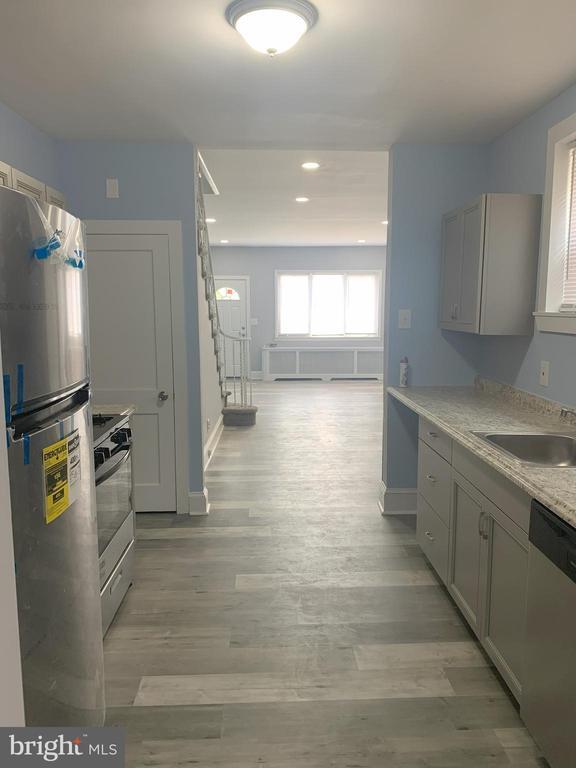 Building Photo - 2982 E Thompson St