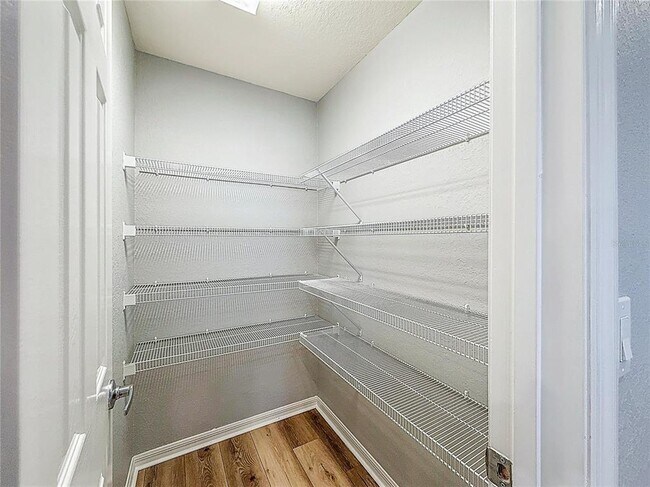 Building Photo - 6945 Gideon Cir