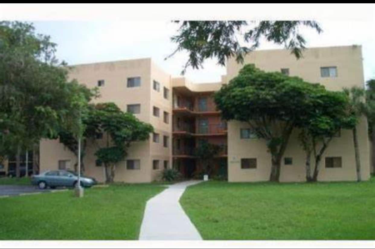 Building Photo - 8500 SW 133rd Avenue Rd