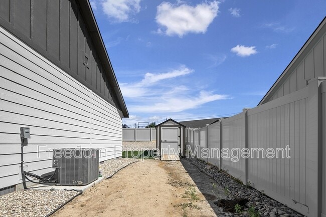 Building Photo - 2934 S Alcamo Wy
