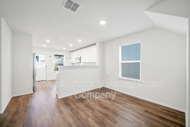 Building Photo - 13721 Crossbow Rdg