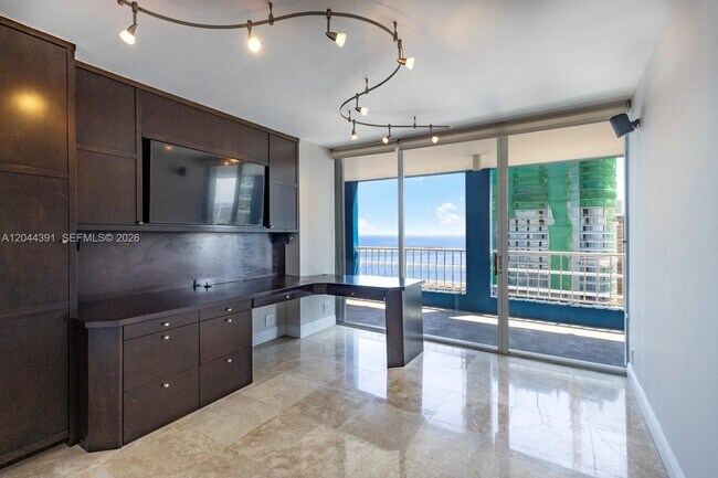 Building Photo - 1627 Brickell Ave