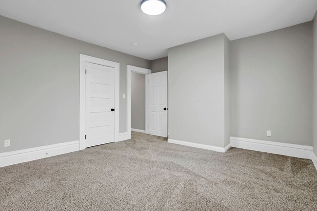 Building Photo - 293-295 Woodrow Ave