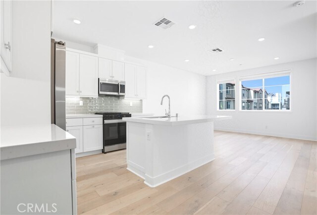 Building Photo - 3140 Cove St