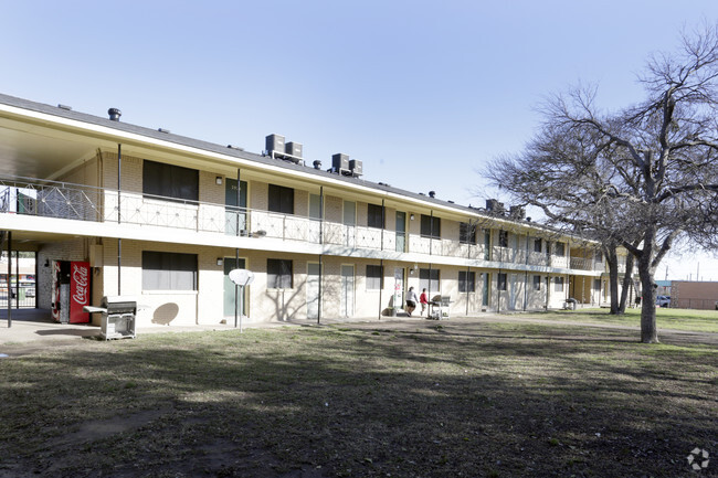 Building Photo - Spanish Stone