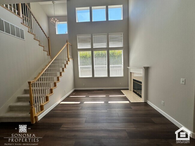 Building Photo - 2006 Falcon Ridge Dr