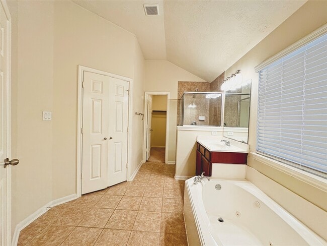 Building Photo - 13306 Southpoint Ln