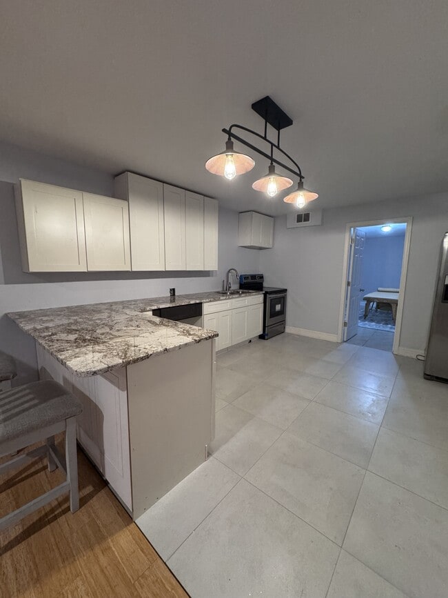 Building Photo - 190 Westridge Cir