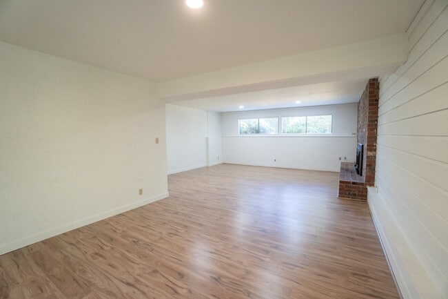 Building Photo - 16255 NE 165th St