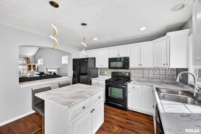 Building Photo - 2314 W Kenfield Ct