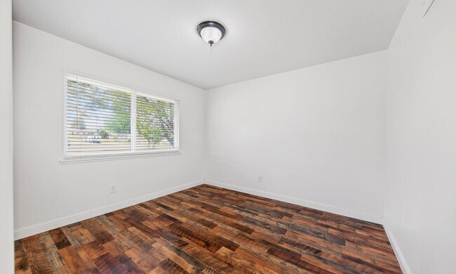 Building Photo - Updated Single-Story Home in South Redlands